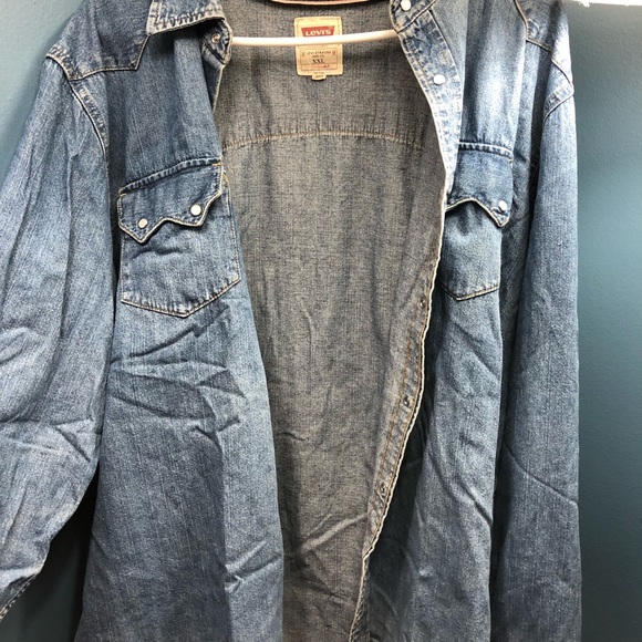 Denim Levi’s Shirt - Picture 3 of 3